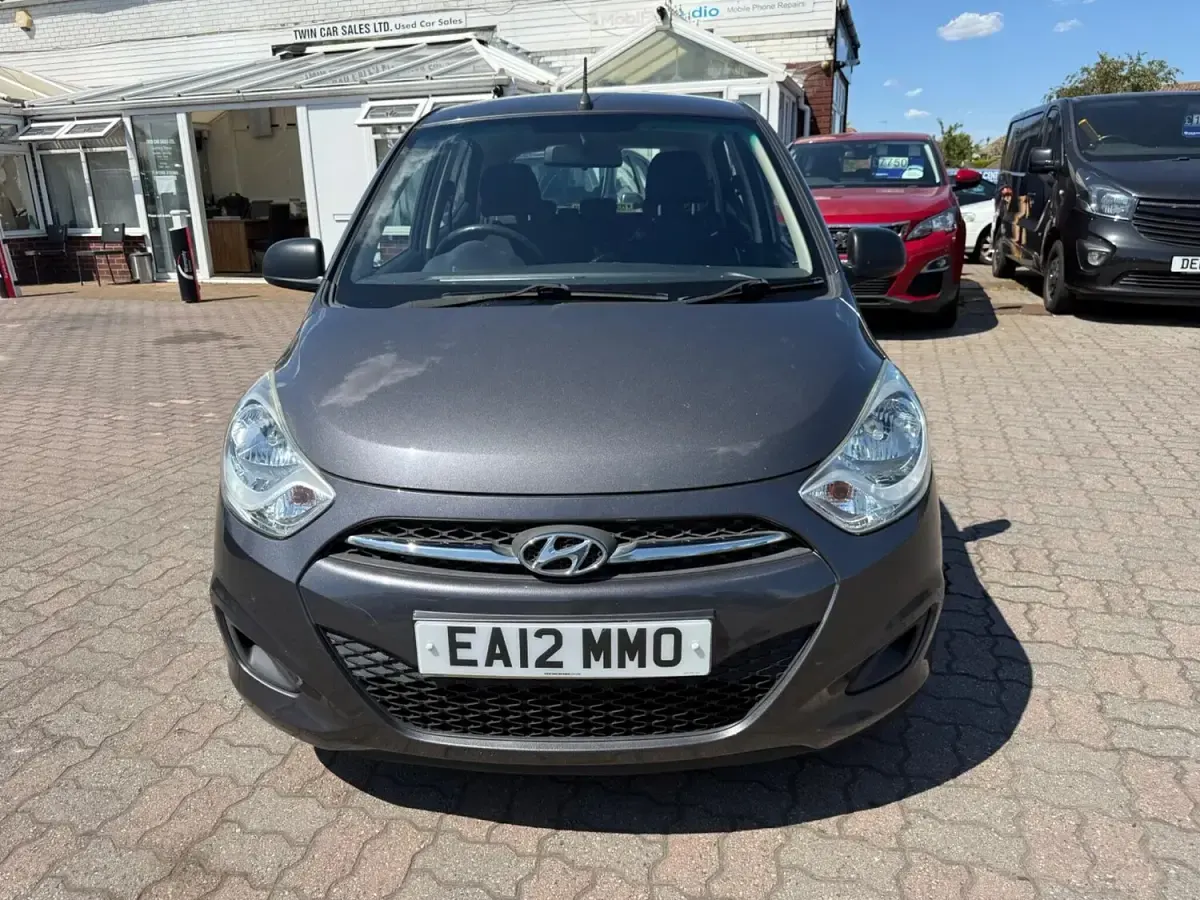 Used Hyundai i10 Classic 86 HP (63 kW) 2012 Grey Hatchback