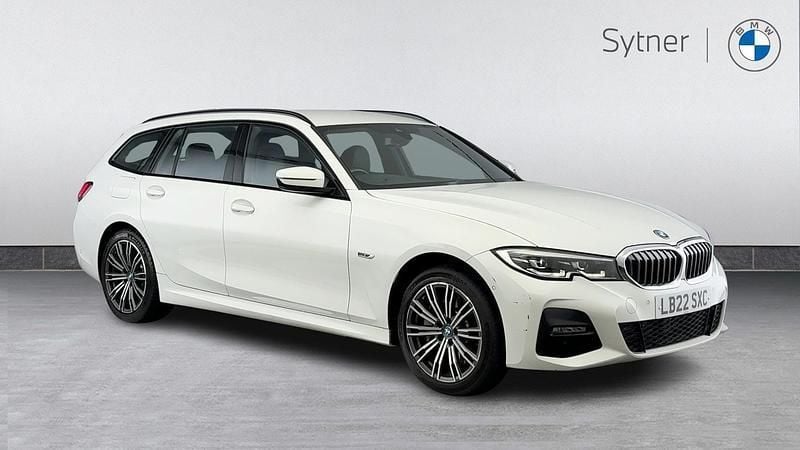 White Used 2022 BMW 330e M Sport Estate | £19,500 (Good price) - Image 1/4