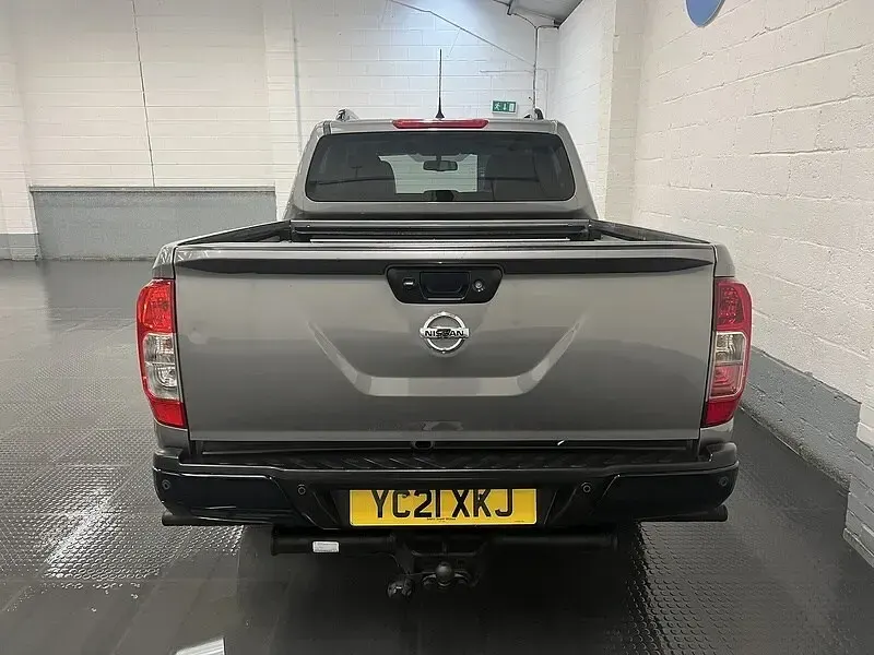 Used Nissan Navara N-Guard 190 HP (139 kW) 2021 Grey Pickup