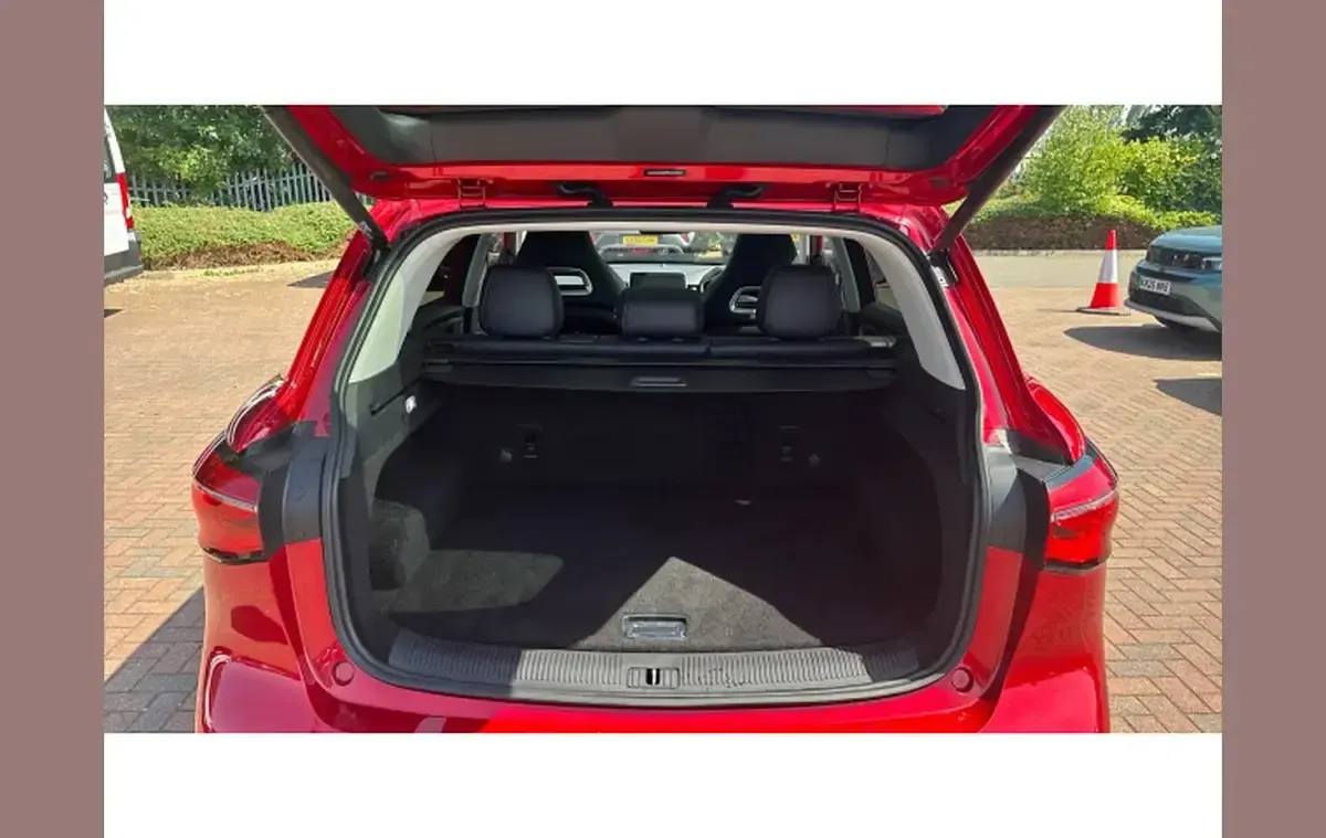 Used MG HS Exclusive 162 HP (119 kW) 2023 Red SUV