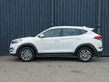 Used Hyundai Tucson SE 132 HP (97 kW) 2016 White SUV