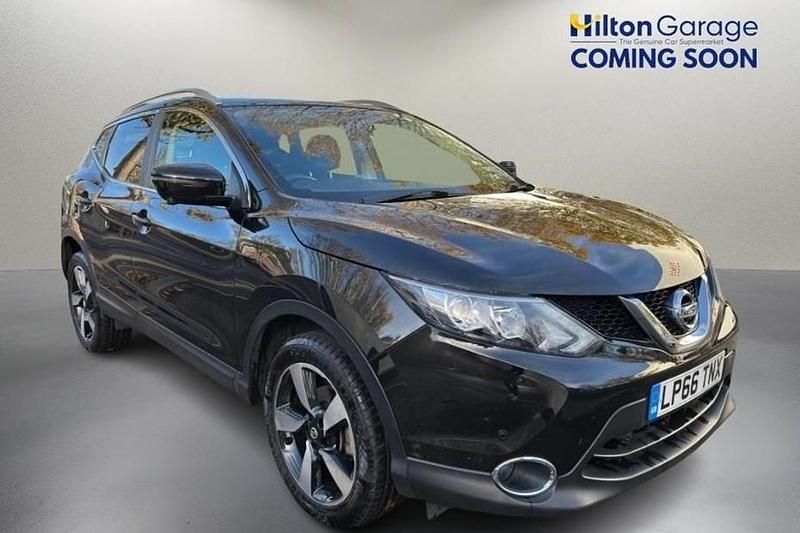 Black Used 2017 Nissan Qashqai N-Connecta SUV | £10,700 (Good price) - Image 1/1