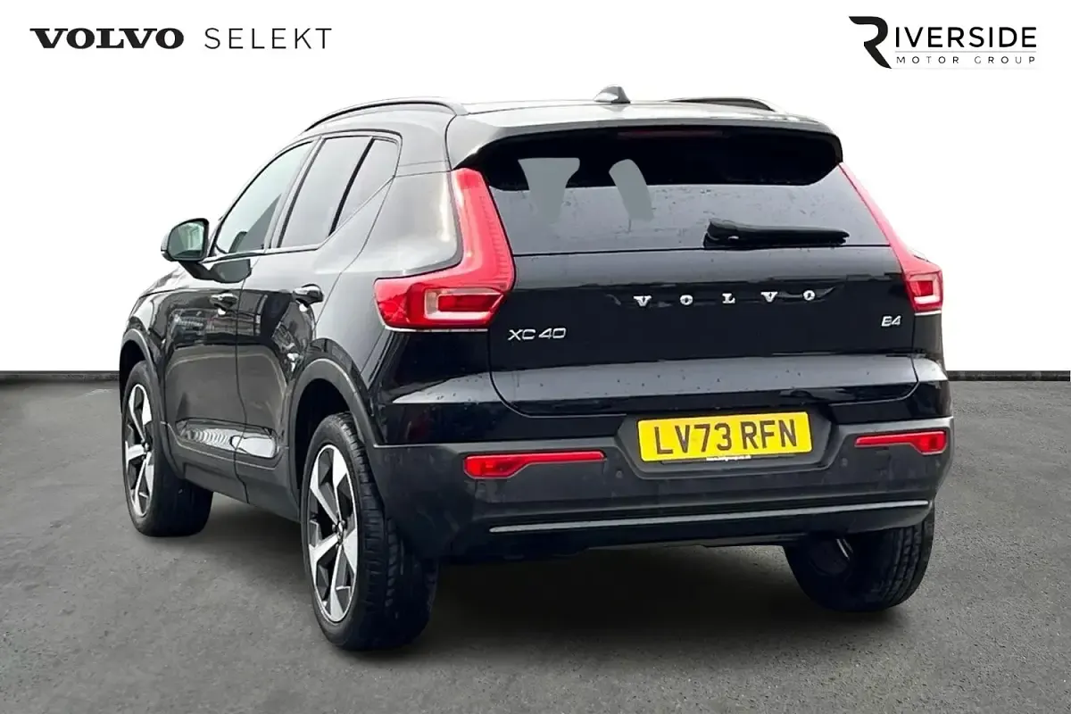 Usado Volvo XC40 Plus 2023 Negro SUV