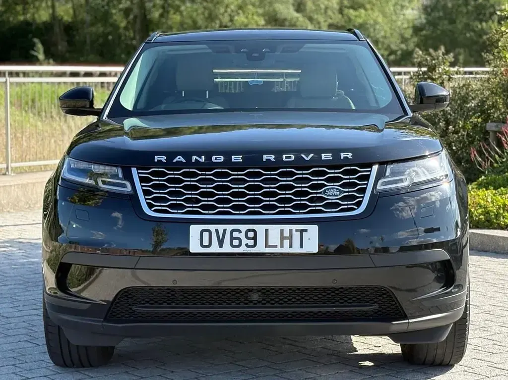 Used Land Rover Range Rover Velar SE 180 HP (132 kW) 2019 Black SUV