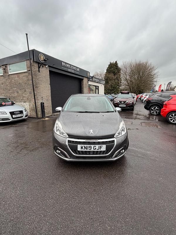 Used Peugeot 208 Signature Sky 2019 Grey Hatchback