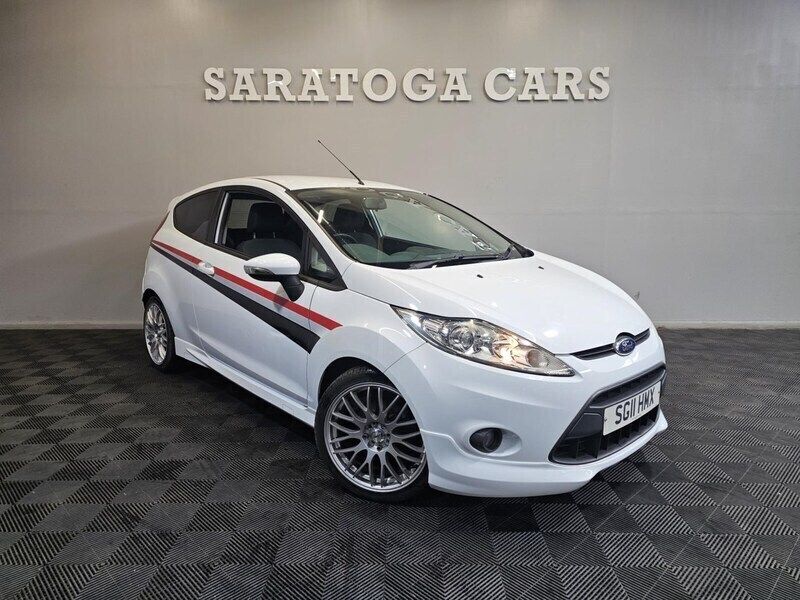White Used 2011 Ford Fiesta Zetec Hatchback | £3,495 (Fair price) - Image 1/4