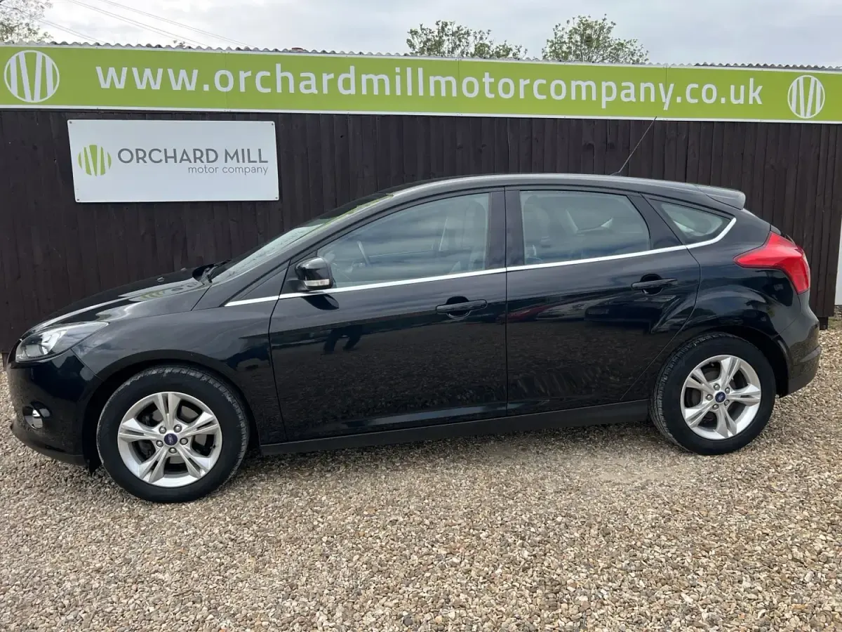 Używany Ford Focus Zetec 2014 Czarny Hatchback