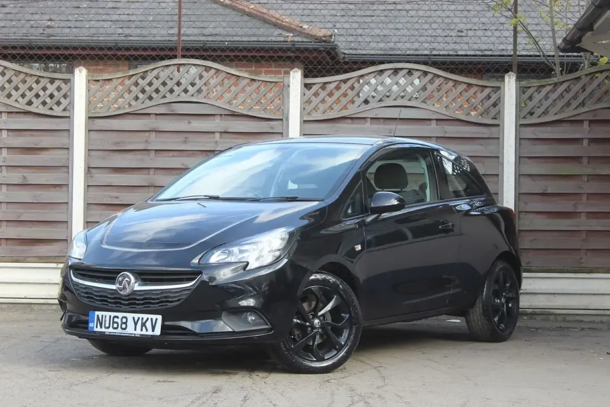 Second-hand Vauxhall Corsa 2018 Negru Hatchback