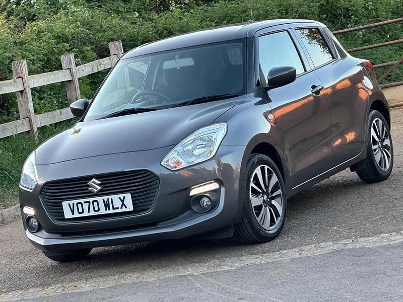 Usado Suzuki Swift SZ-T 90 HP (66 kW) 2020 Cinzento Citadino