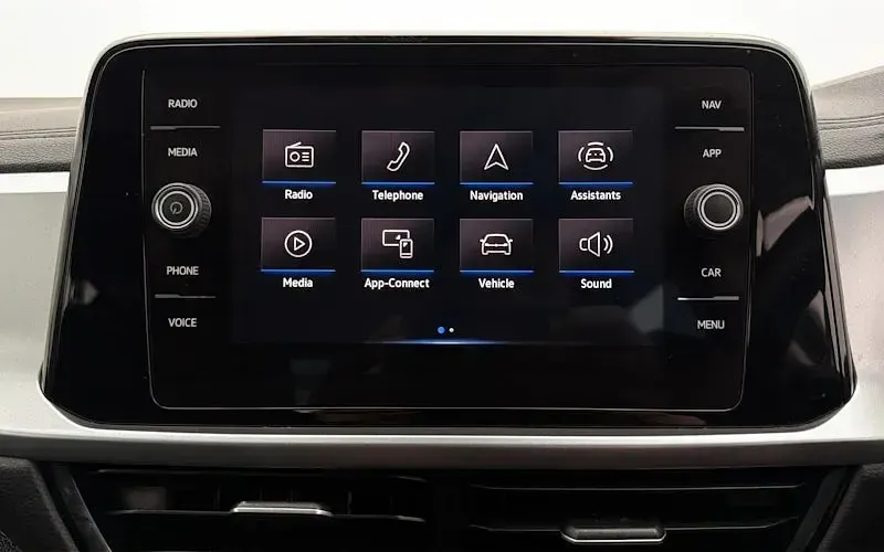 Used VW T-Roc Life 110 HP (80 kW) 2023 Black SUV