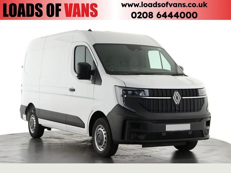 White New 2025 Renault Master Van | £23,990 (Good price) - Image 1/4