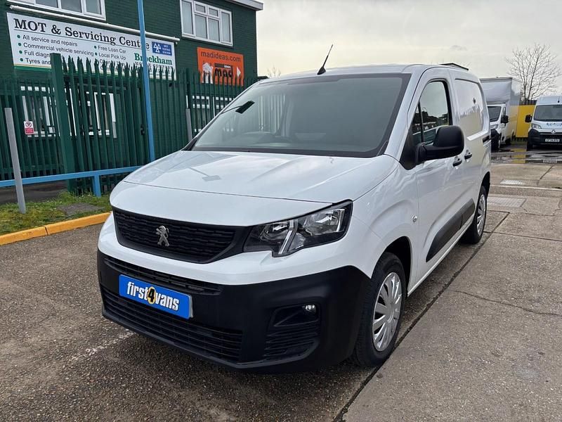 Used Peugeot Partner 2019 White MPV