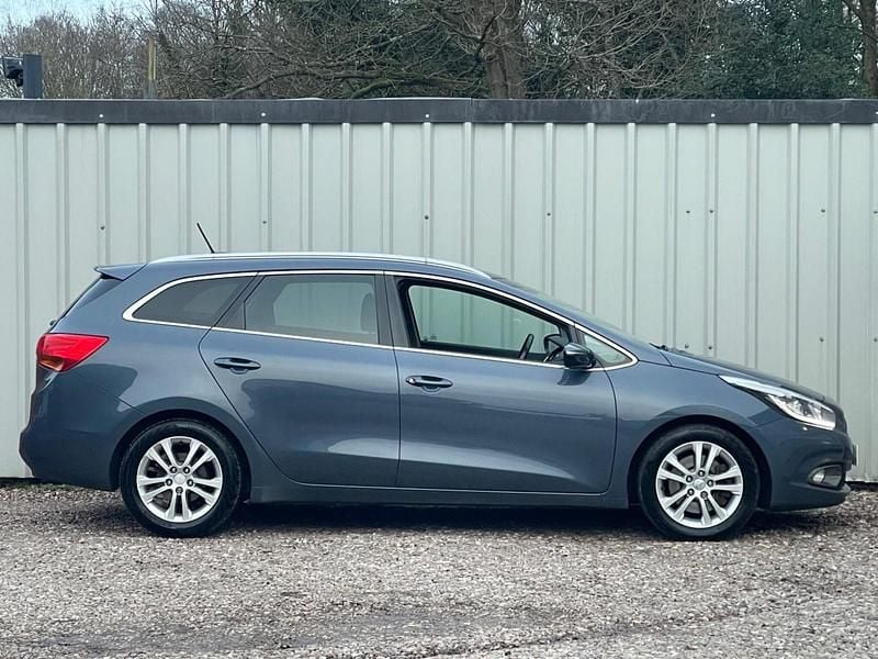 Used Kia Ceed 2014 Blue Hatchback