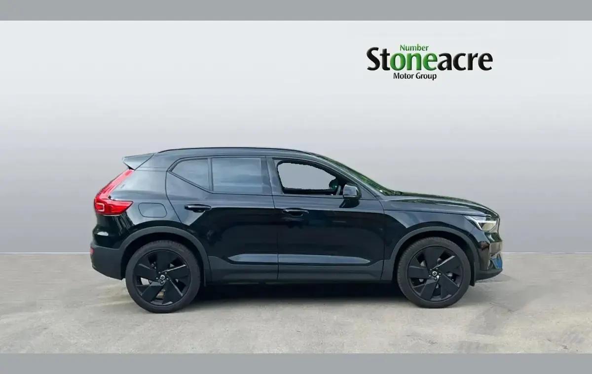Used Volvo XC40 Plus 197 HP (144 kW) 2025 Black SUV