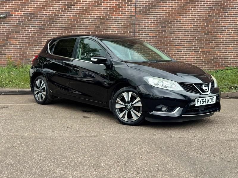 Black Used 2014 Nissan Pulsar Tekna Hatchback | £4,495 (Fair price) - Image 1/4