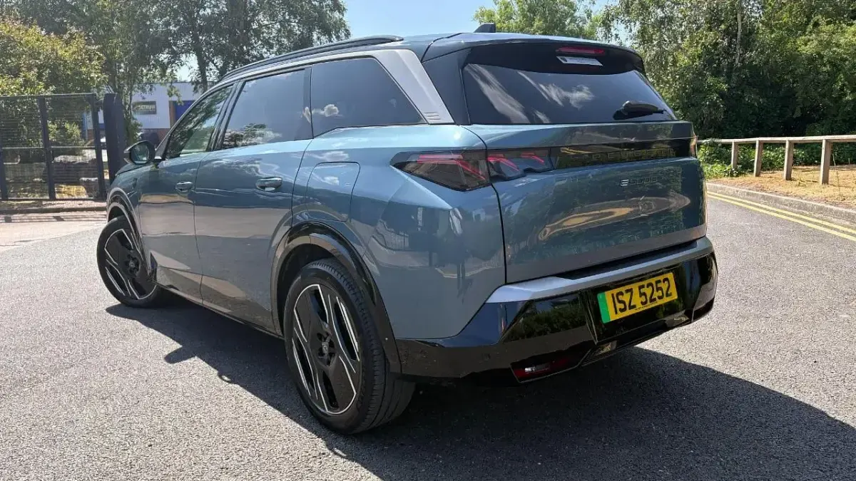 Used Peugeot 5008 GT 152 kW (207 HP) 2024 Blue SUV