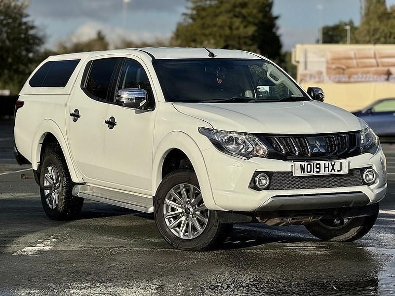 White Used 2019 Mitsubishi L200 Pickup | £15,995 (Fair price) - Image 1/4