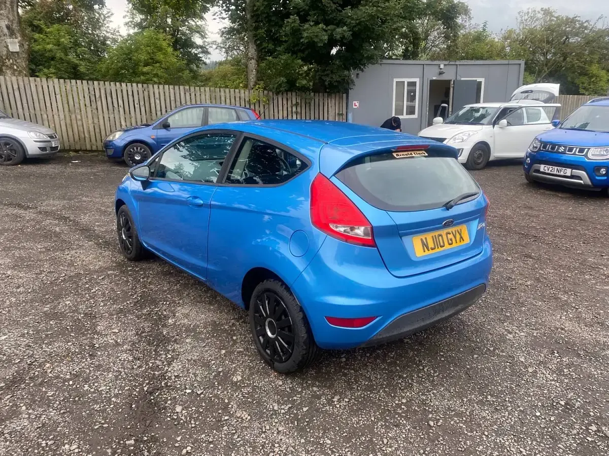 Used Ford Fiesta 60 HP (44 kW) 2010 Blue Hatchback