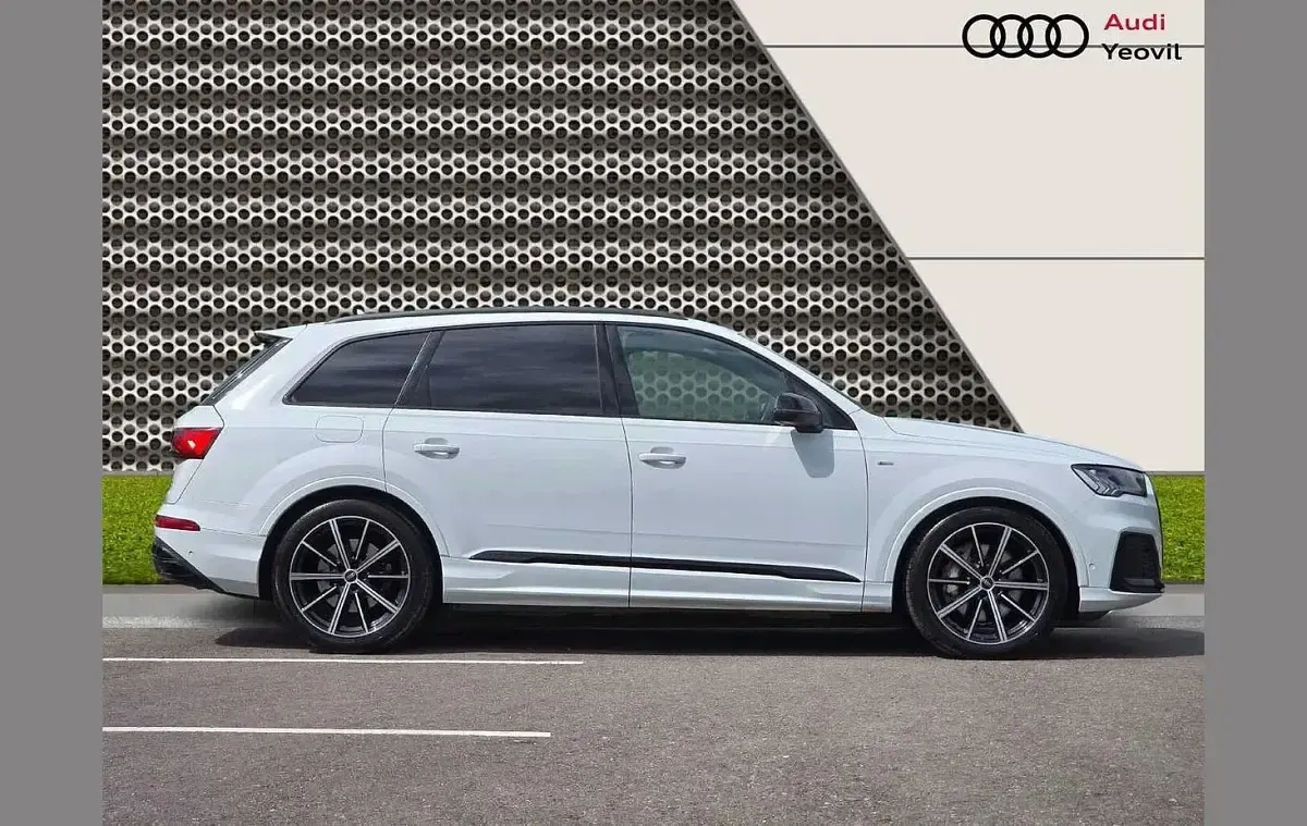 Used Audi Q7 Black Edition 281 HP (206 kW) 2023 White SUV