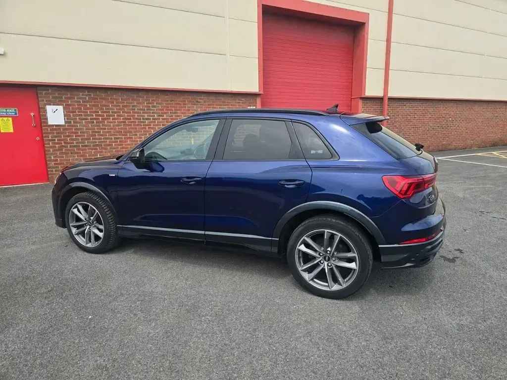 Used Audi Q3 Black Edition 150 HP (110 kW) 2022 Blue SUV