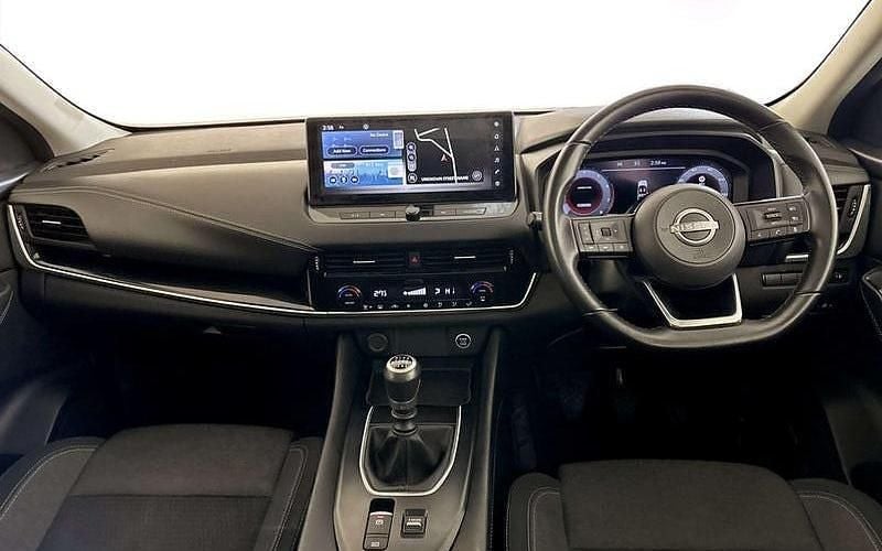 Used Nissan Qashqai N-Connecta 140 HP (102 kW) 2022 White SUV