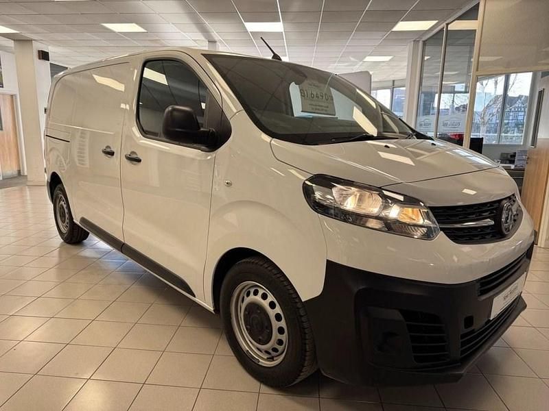 White Used 2023 Vauxhall Vivaro S Van | £16,490 (A bit pricey) - Image 1/4
