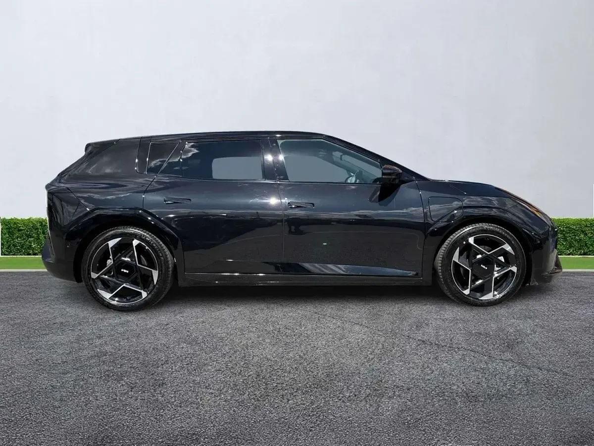 Used Kia EV4 GT-Line S 150 kW (204 HP) 2025 Black Hatchback