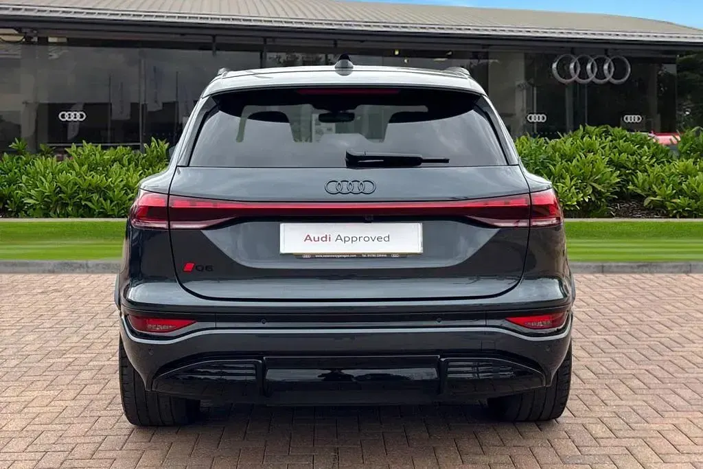 Used Audi Q6 e-tron Advanced 284 kW (387 HP) 2024 Grey SUV