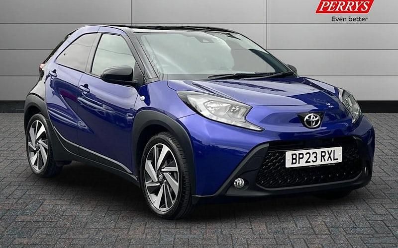 Used 2025 Toyota Aygo X SUV | £12,320 (Super price) - Image 1/4