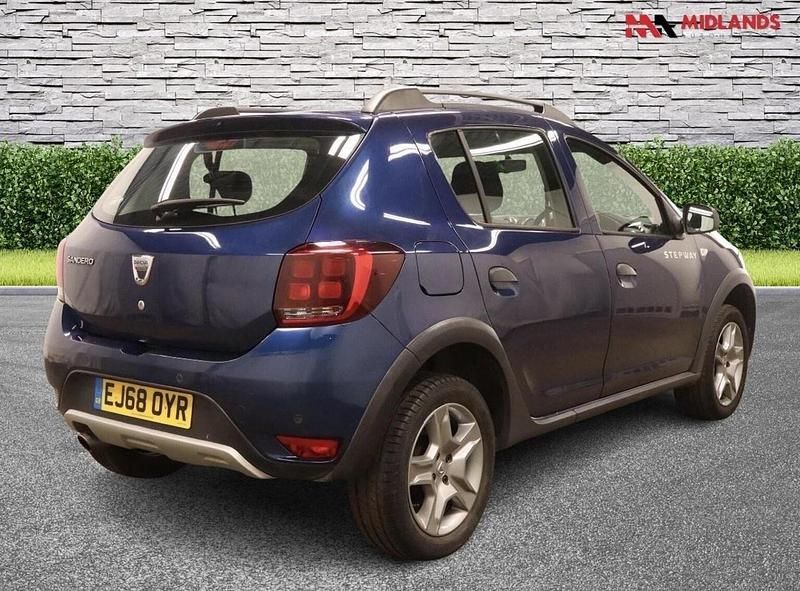 Used Dacia Sandero Comfort 90 HP (66 kW) 2018 Blue Hatchback