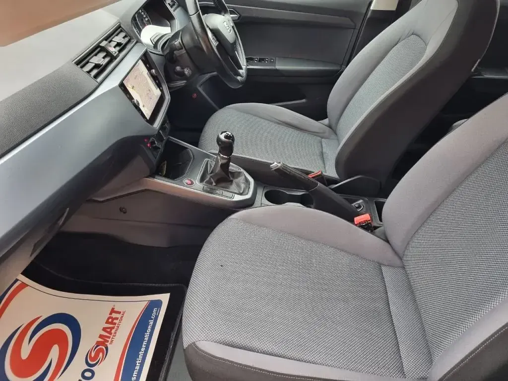 Used Seat Arona SE Technology 95 HP (69 kW) 2018 Silver SUV