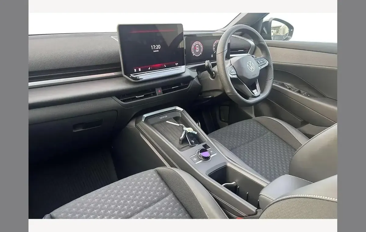 Used VW T-Roc R-line 150 HP (110 kW) 2026 Black SUV