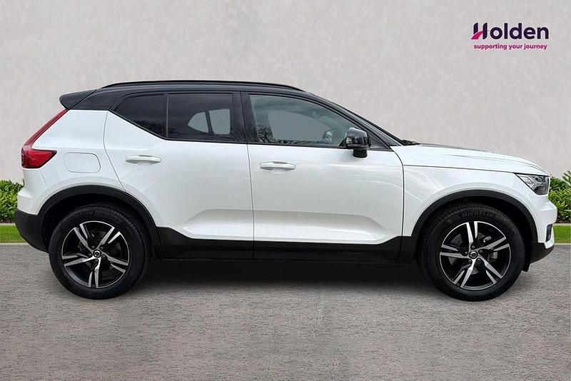 Used Volvo XC40 R-Design 188 HP (138 kW) 2020 White SUV
