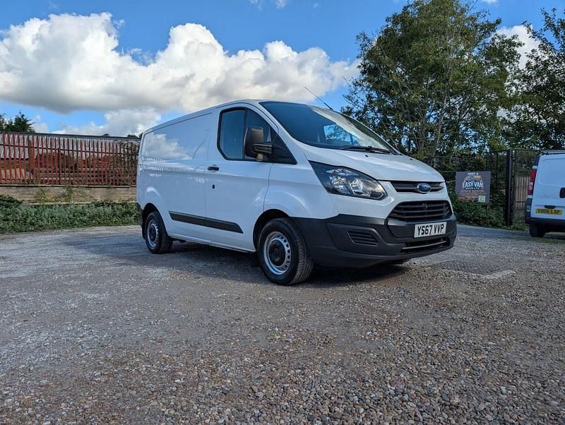 White Used 2017 Ford Transit Custom Van | £7,995 (Fair price) - Image 1/4