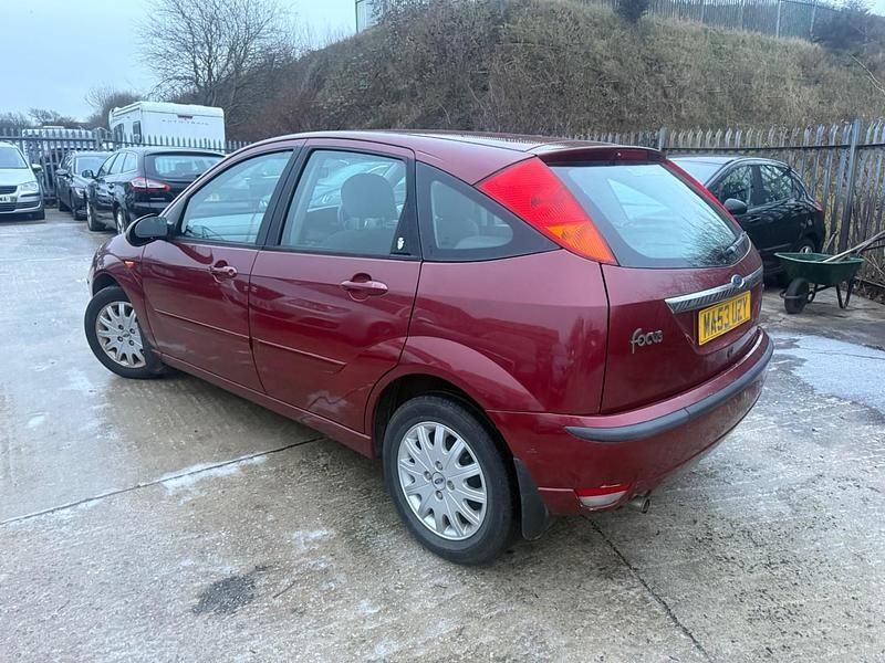 Used Ford Focus Ghia 2003 Red Hatchback