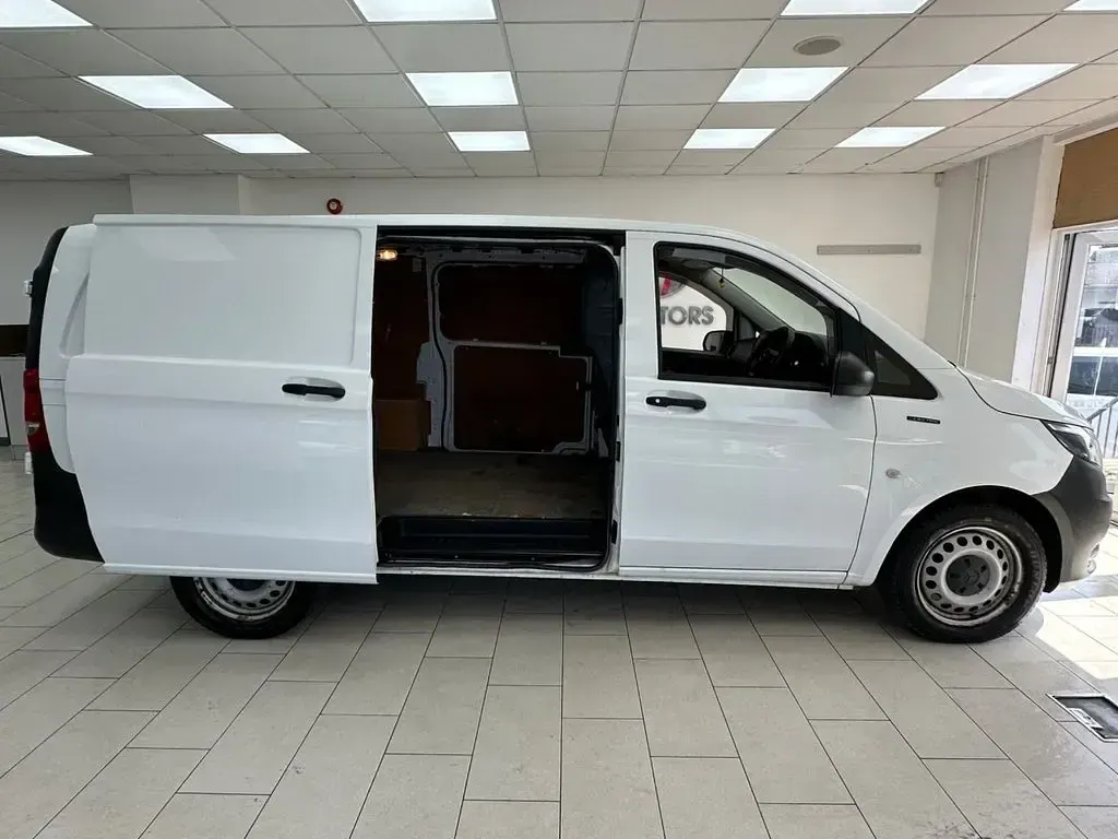 Used Mercedes e-Vito 85 kW (116 HP) 2020 White Van