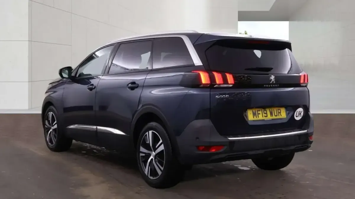 Used Peugeot 5008 Allure 130 HP (95 kW) 2019 Blue SUV
