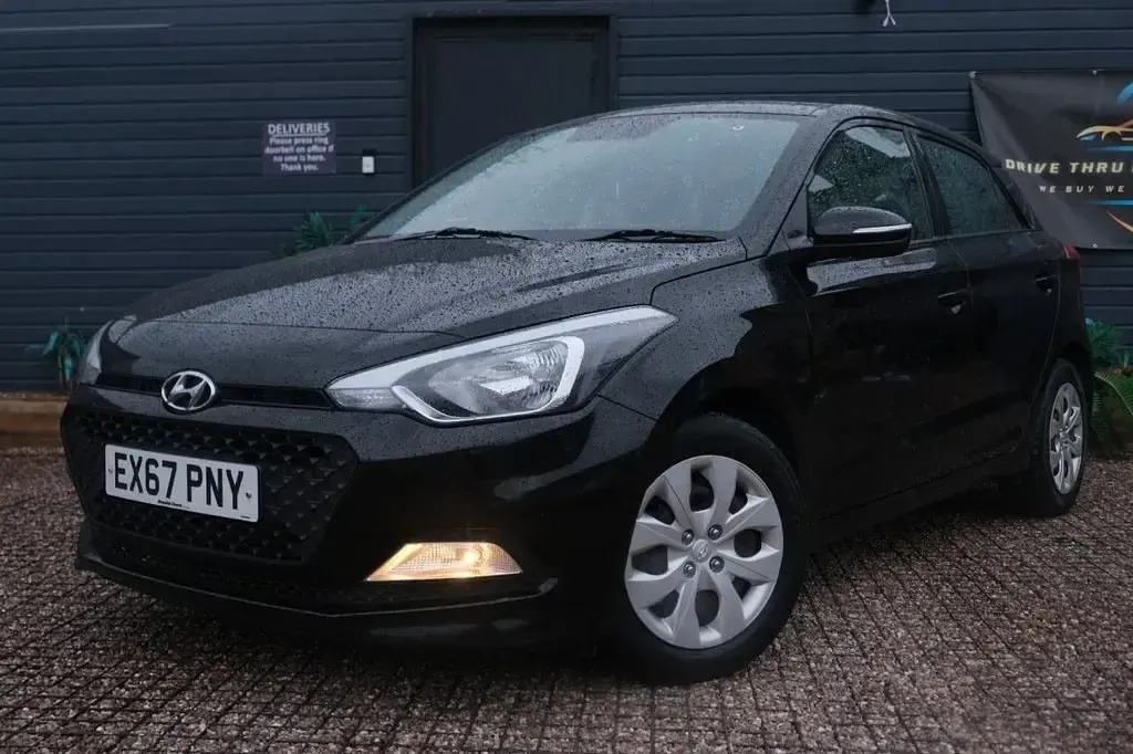 Używany Hyundai i20 84 KM (61 kW) 2017 Czarny Hatchback