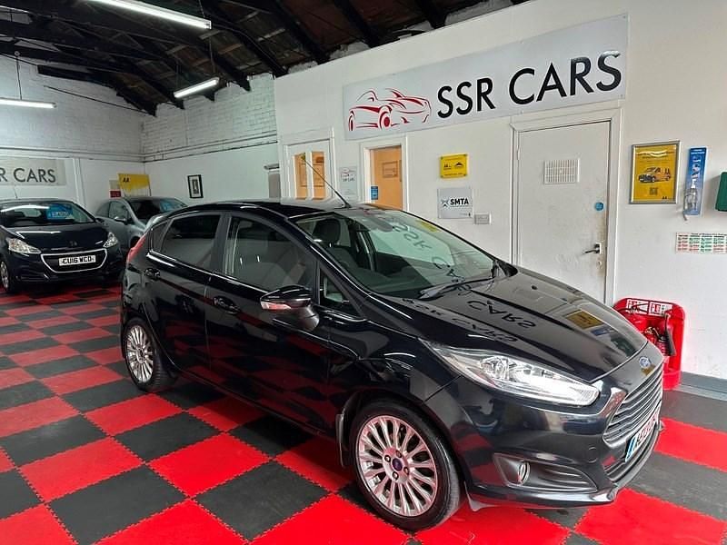 Used Ford Fiesta Titanium 100 HP (73 kW) 2013 Black Hatchback