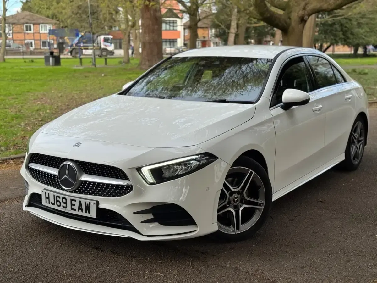 Usado Mercedes A180 Executive 116 HP (85 kW) 2019 Branco Sedan