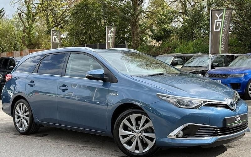 Second-hand Toyota Auris Touring Sports 136 CP (100 kW) 2018 Break