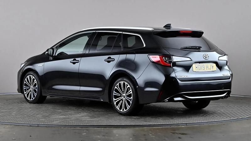 Used Toyota Corolla 184 HP (135 kW) 2019 Black Estate