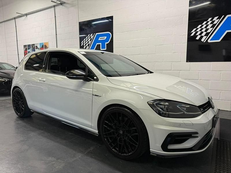 Begagnad VW Golf VII R 310 HK (228 kW) 2017 Vit Halvkombi