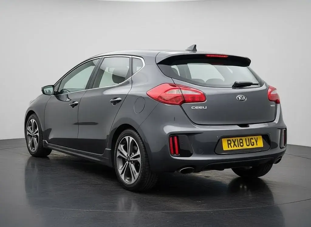 Used Kia Ceed GT-Line 118 HP (86 kW) 2018 Silver Hatchback