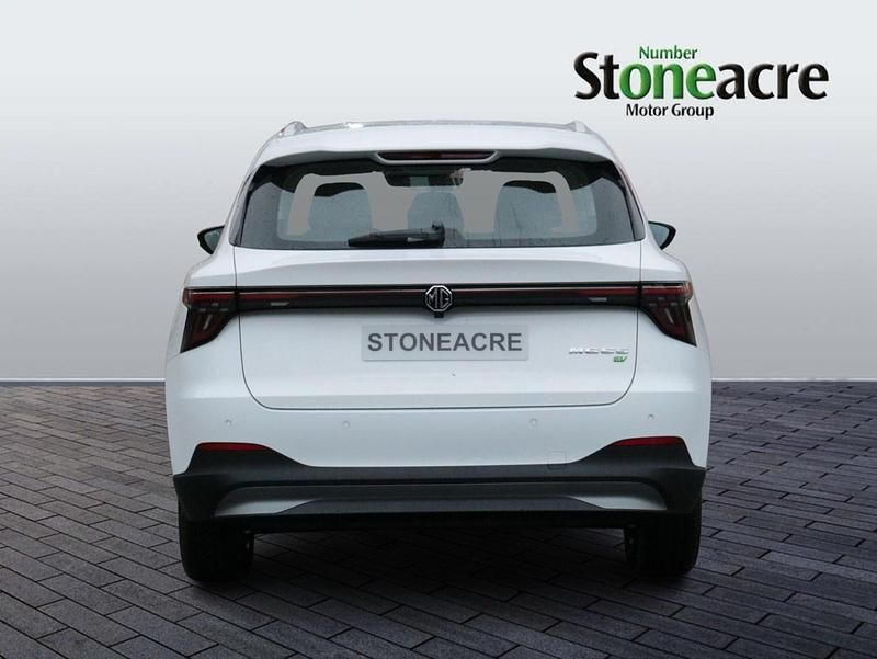 New MG MG5 EV SE 63 kW (87 HP) 2025 White Estate