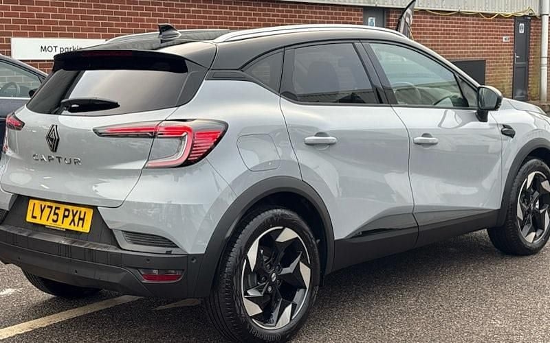 New Renault Captur Techno 91 HP (66 kW) 2025 Metallic  arctic white  SUV