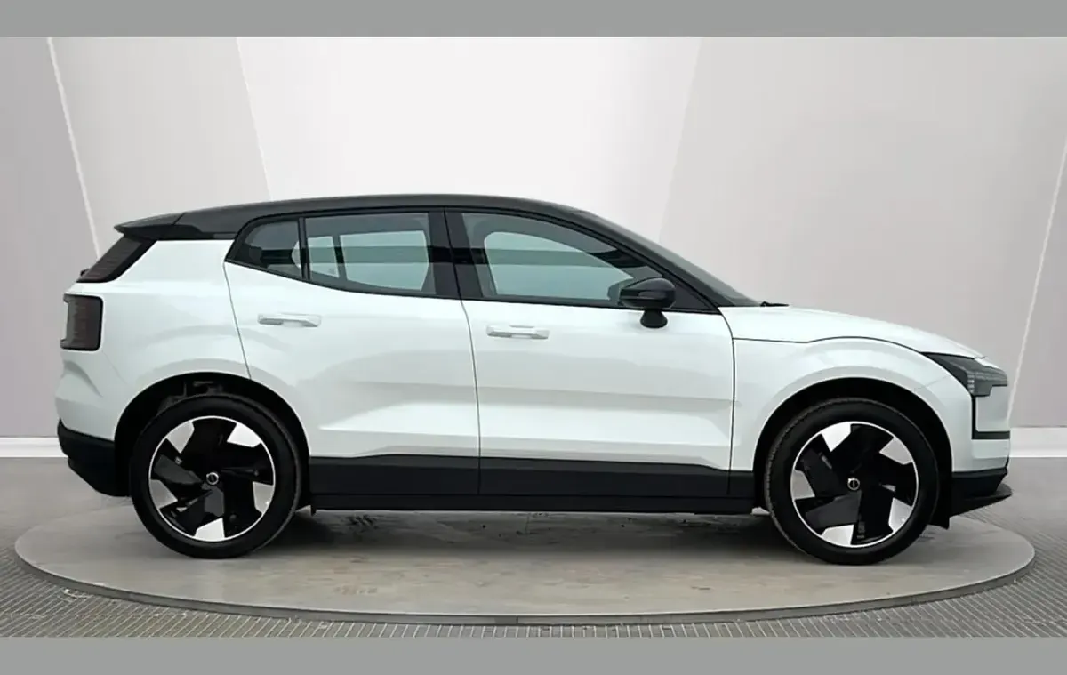 New Volvo EX30 Plus 196 kW (267 HP) 2026 White SUV