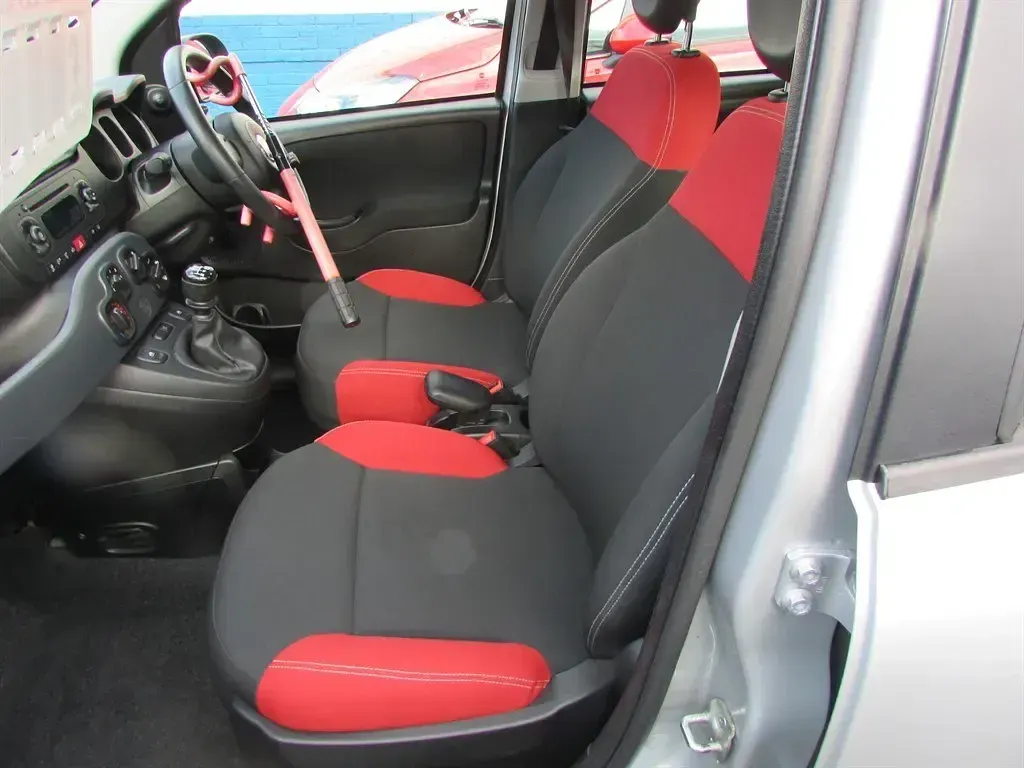 Usado Fiat Panda Pop 69 HP (50 kW) 2017 Prateado Citadino