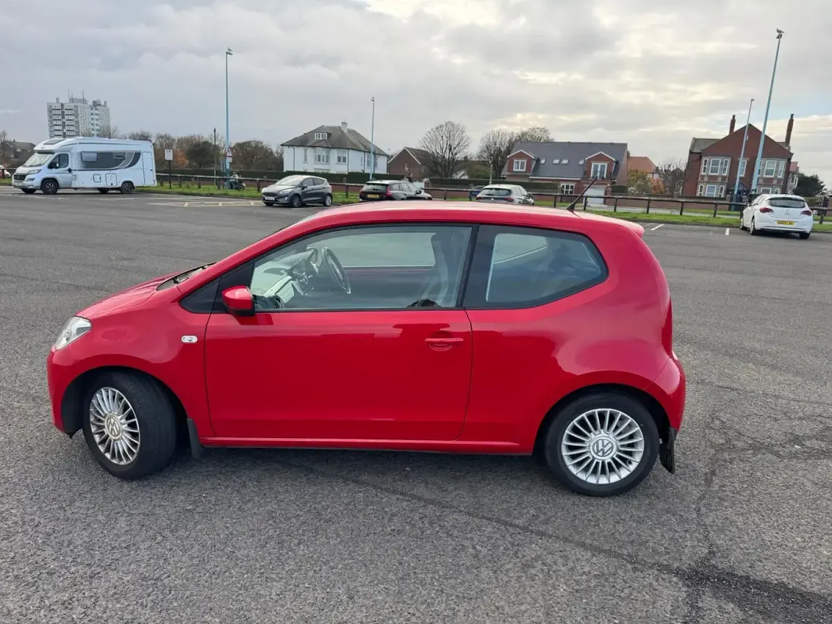 Begagnad VW up! high up! 2016 Röd Halvkombi