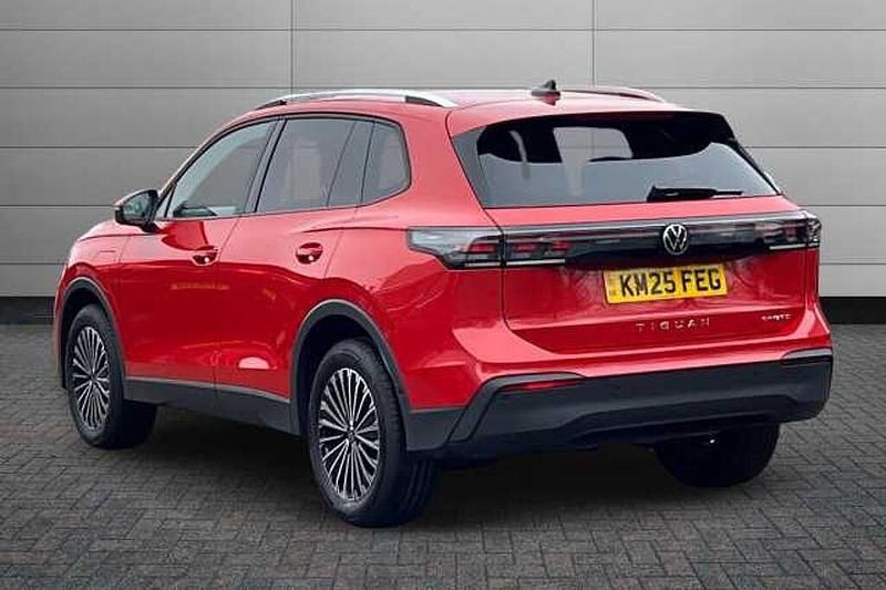Used VW Tiguan Match 204 HP (150 kW) 2025 Persimmon red SUV